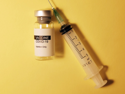 Czy szczepienia przeciwko COVID mogą być obowiązkowe? Opinia prawna HFPC